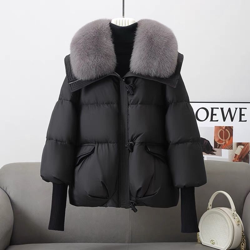 검은 모자 짧은 회색 머리