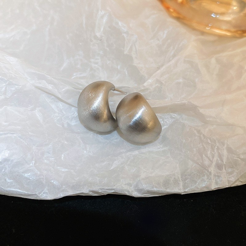 Aguja de plata diamantes geométricos aretes de perlas redondos ligeros de lujo de alta calidad pernos de orejas de estilo francés temperamento femenino orejas de nicho mayorista image 28