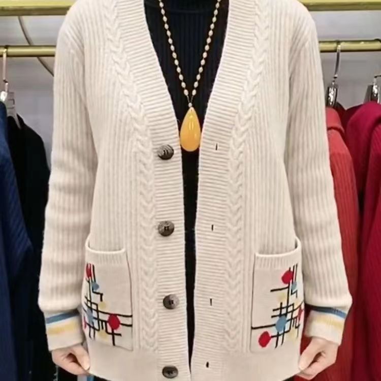 Spring and Autumn Middle-aged Loose Sweater Knitted Cardigan Outer Wear 2024 New Double Pocket Jacket Age-reducing Fashion Women's Wear