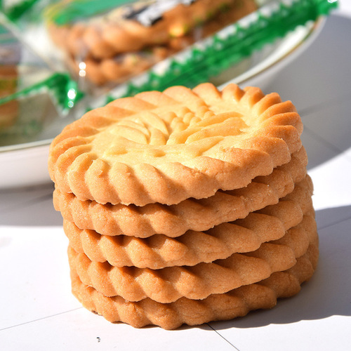 Shanghai Sanniu Dieffenbachia Biscuits Whole Box Wholesale Onion Flavor Scallion Oil Salty Breakfast Biscuits Bulk Casual Snacks