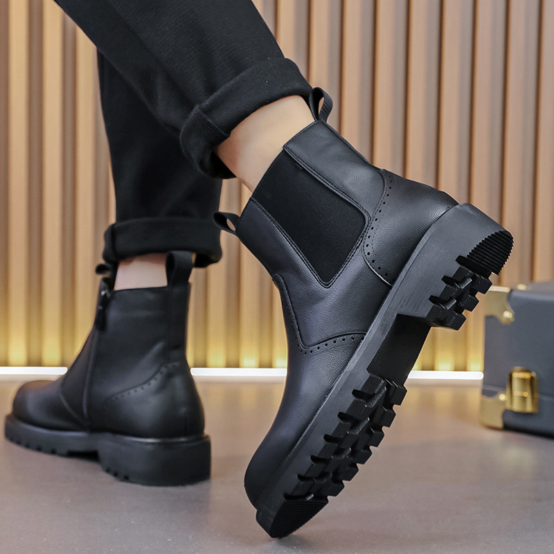 Cuero transfronterizo de color sólido para hombres pequeños zapatos negros otoño y invierno nuevos zapatos de alta tendencia retro botas de cuero gruesas de tamaño grande