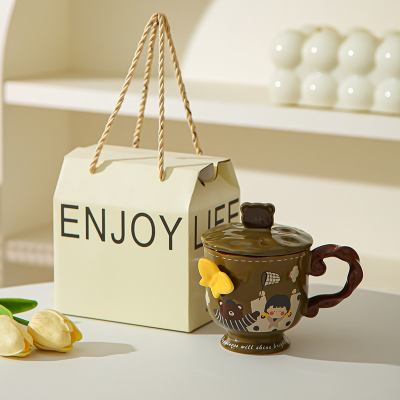 Retro chica taza de pie alto caja de regalo mariposa alta sensación de taza de cerámica con tapa de regalo de cumpleaños de chicas