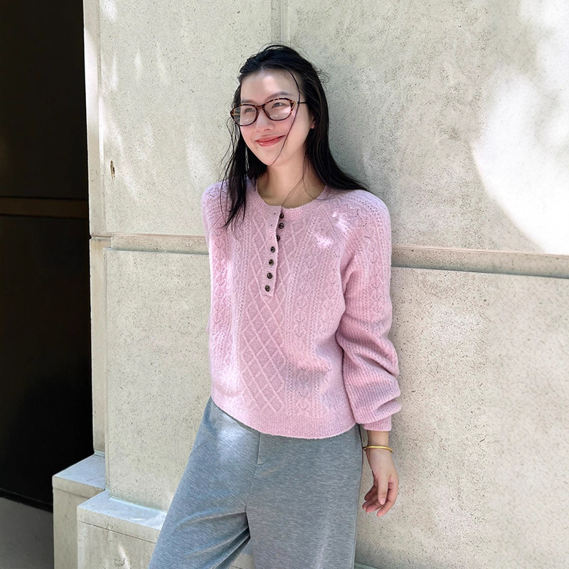 25 Years Autumn and Winter New Retro Quilted Knitted Sheep Wool Blended Pullover Elegant Raglan Long-Sleeved Sweater for Women