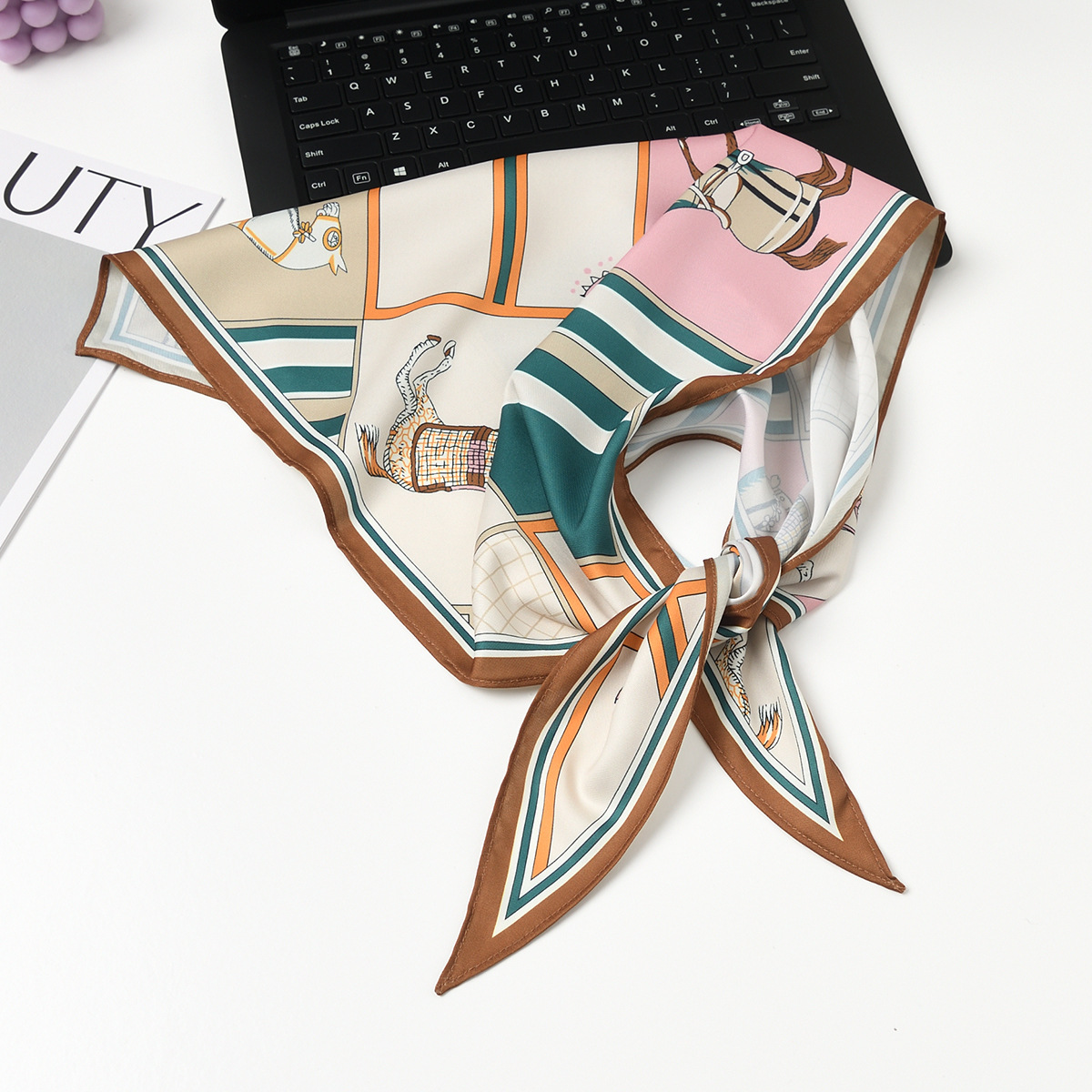 #211 잔디 포니 카르페