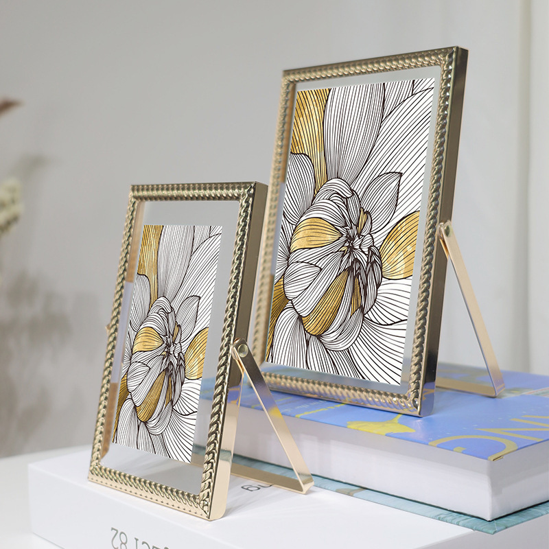 Factory wholesale Nordic light luxury style metal photo frame transparent table decoration diy specimen home decoration table delivery