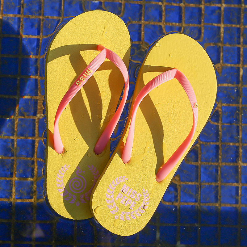 Flip flops de mujer de verano anti-deslizante confort de calzado de playa simple zapatillas de calzado de pies planas