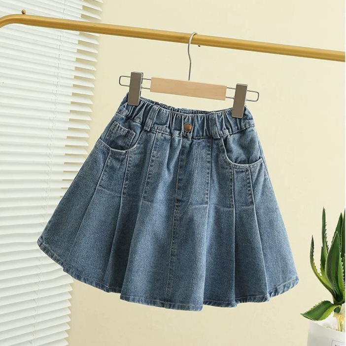 Niñas de cintura alta vaqueros verano 2026 nuevo estilo de gran estilo para niños de aire extranjero plegado vestido corto para niños suelto vestido de moda