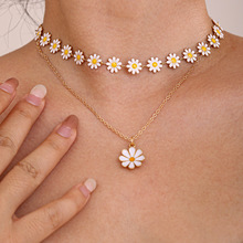 跨境热销小雏菊造型女士项链套装个性创意设计花卉造型锁骨链批发