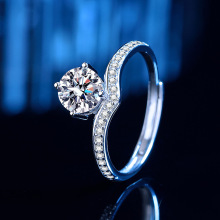 S925纯银公主皇冠莫桑钻戒指抖音直播时尚百搭情人节莫桑石指环女