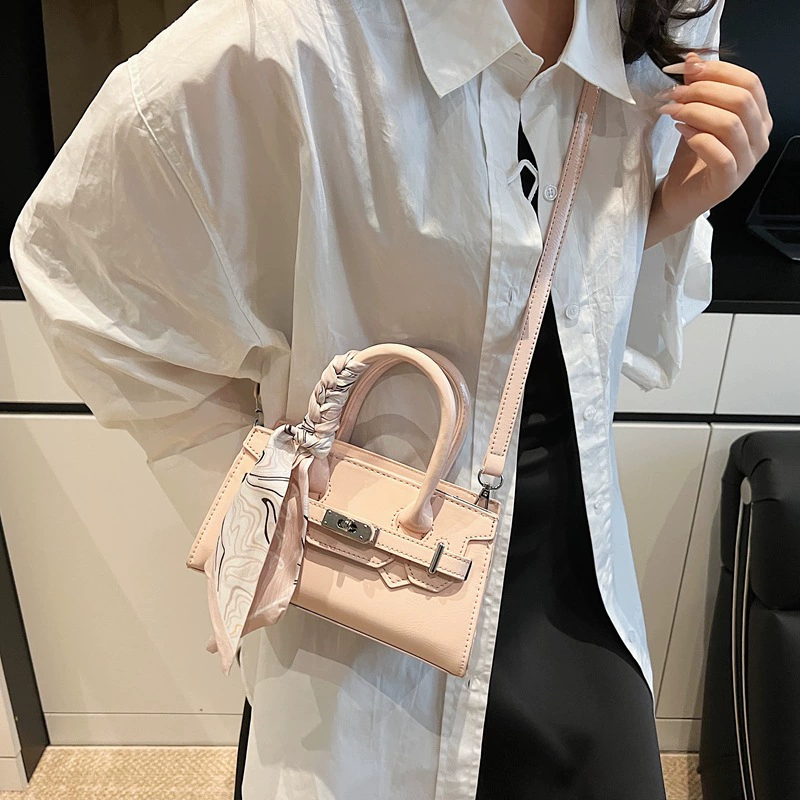 Сумка через плечо (one-shoulder), компактный трендовый дизайн, сезонный стиль