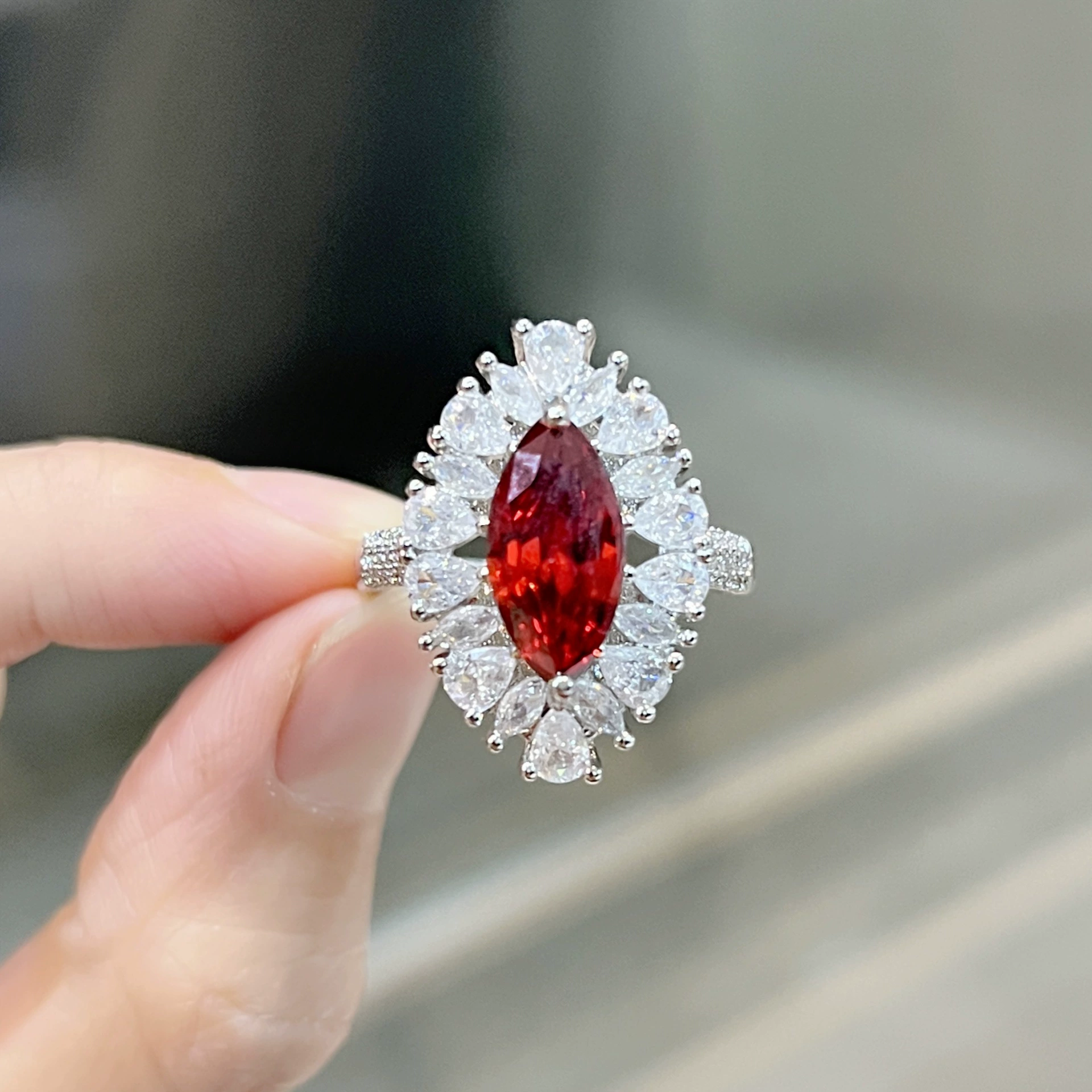 Кактус-стиль турмалиновые подвески с камнем Zircon, слёзы рубина, один размер, серебристое покрытие