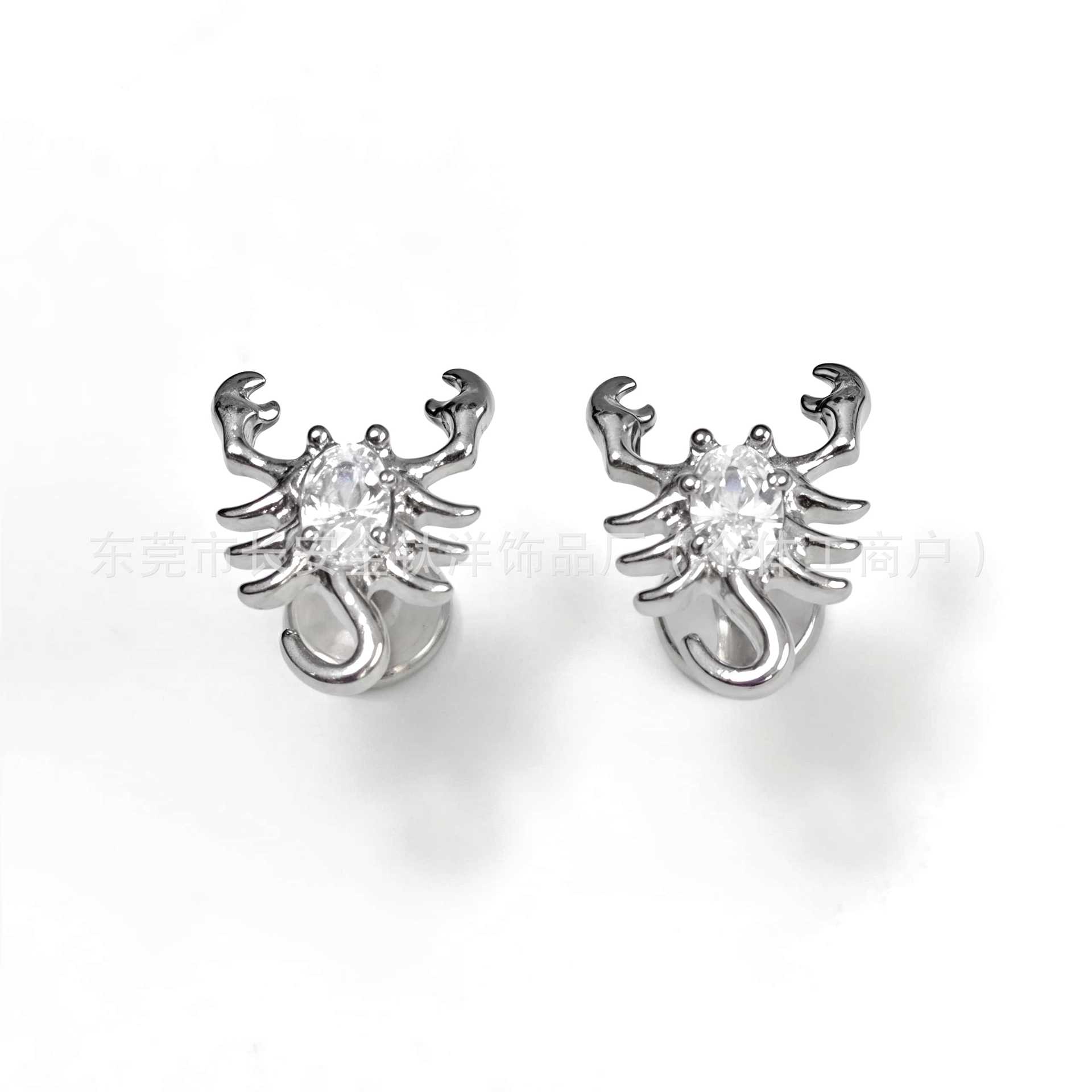 Pointed titanium steel lip stud product view
