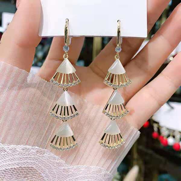 Fashionable universal elegant earrings