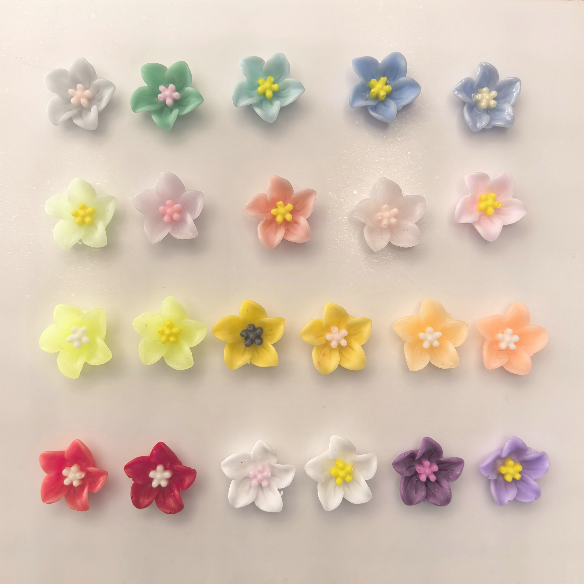 树脂配件新款百合五瓣花美甲DIY手机壳奶油胶发夹发饰配件批发