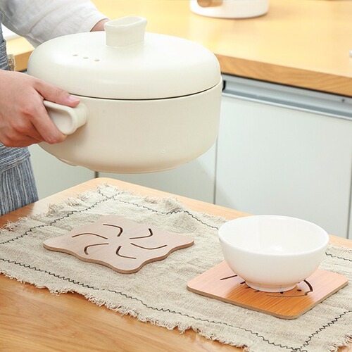 Insulated mat Hollow wooden thickened insulated place mat Hollow wooden coaster Non-slip bowl mat and plate mat