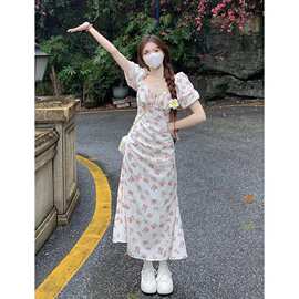 新款法式碎花连衣裙女夏季设计感露背系带收腰显瘦短袖茶歇裙
