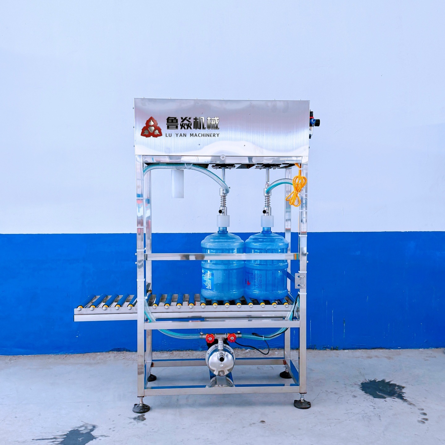 Máquina de llenado cuantitativo semiautomática de agua en barril pequeña gran barril de agua mineral agua pura equipo de llenado de galones de barril
