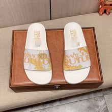 �羳����կԽ��2025�ļ��¿�����ߙn�⴩��Ů����ĸӡ��һ����Ь