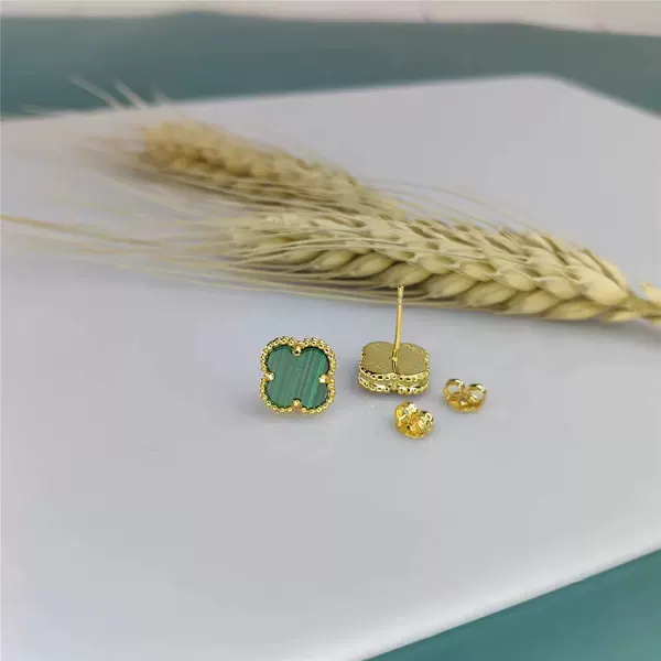 Golden earrings malachite