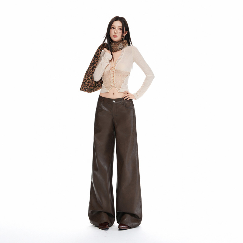 American-style retro, slightly loose-fitting, straight-leg casual leather pants for women, 2026 autumn new collection, mid-rise, warm-toned, slightly loose-fitting leather pants American-style retro, slightly loose-fitting, straight-leg casual leather pants for women, 2026 autumn new collection, mid-rise, warm-toned, slightly loose-fitting leather pants