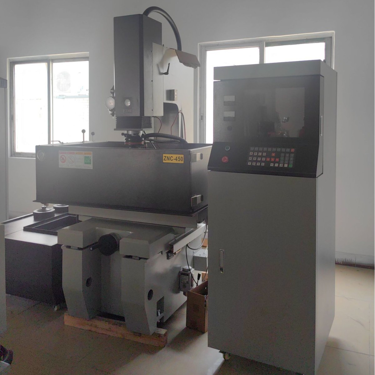 ��𻨻�������ֱ��̨��EDM�𻨻�����ϵͳ ZNC430������𻨻�