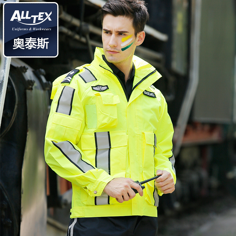 High speed retroreflective waterproof split fluorescence raincoat