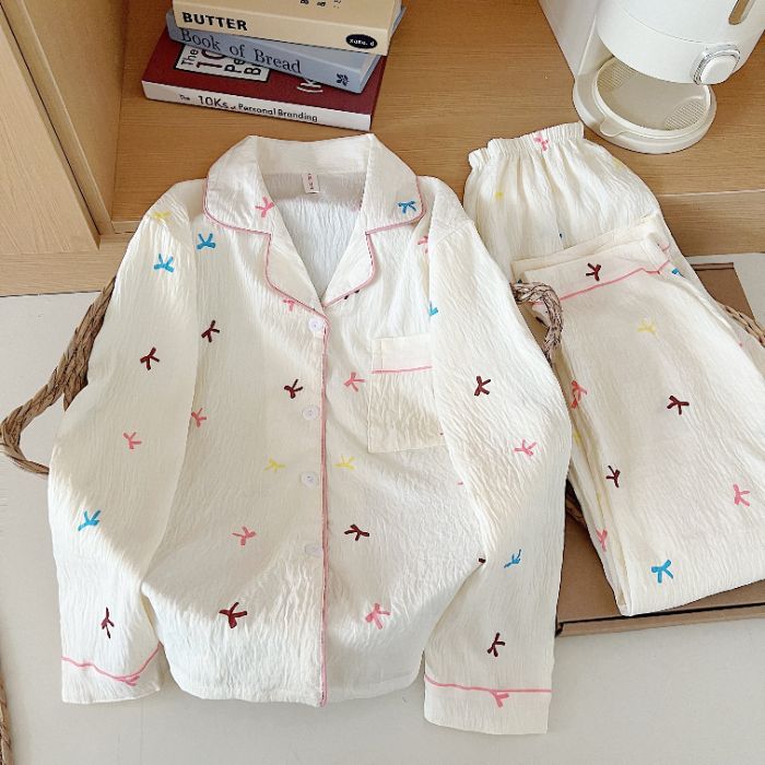 Pijamas de algodón nubes al por mayor transfronterizos pantalones de mangas largas de dibujos animados lindos cardigans con solapa otoño nueva explosión ropa para el hogar