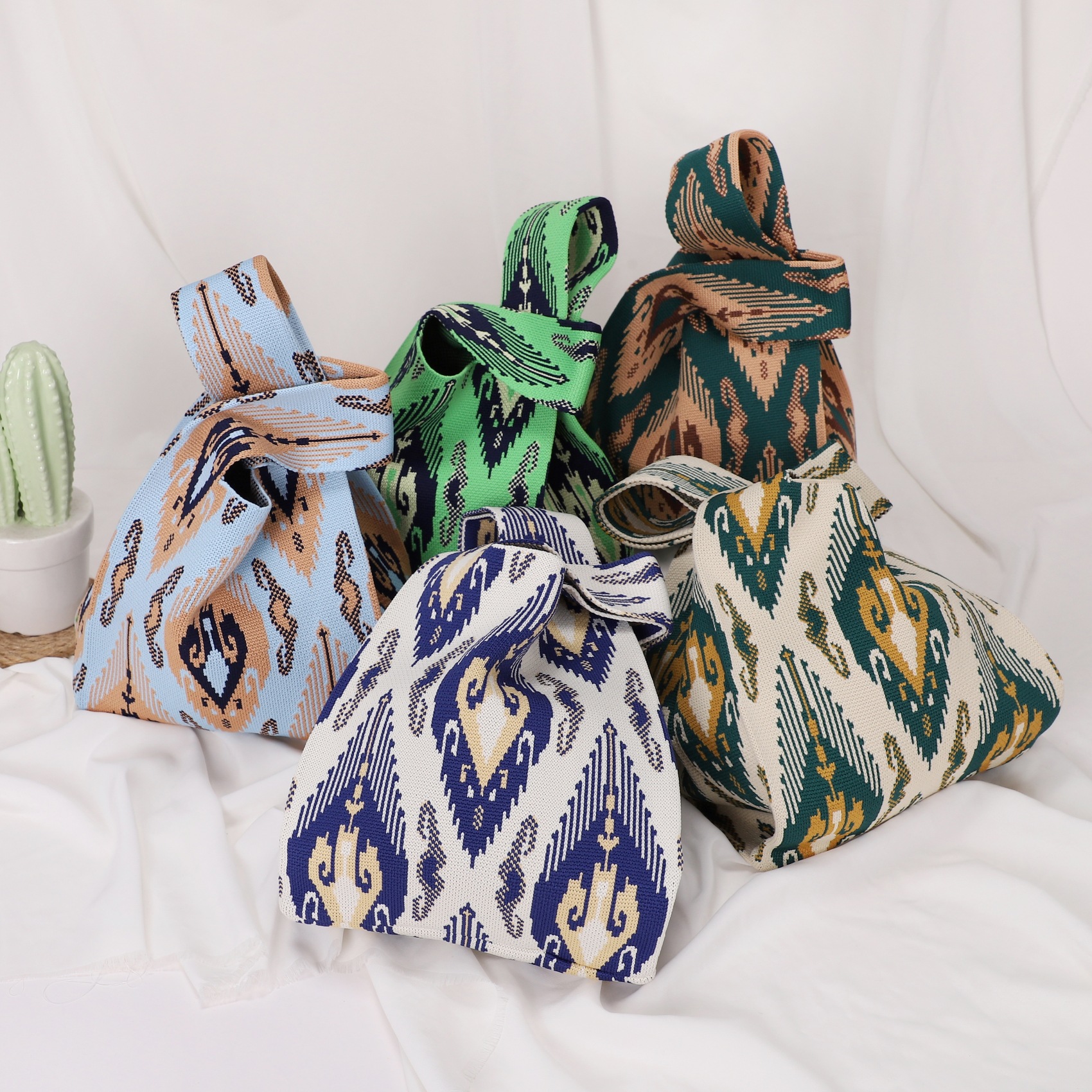 New style gift-patterned fabric bag for women, large-capacity Adelaide pattern knitted tote bag, distinctive patterned small bag