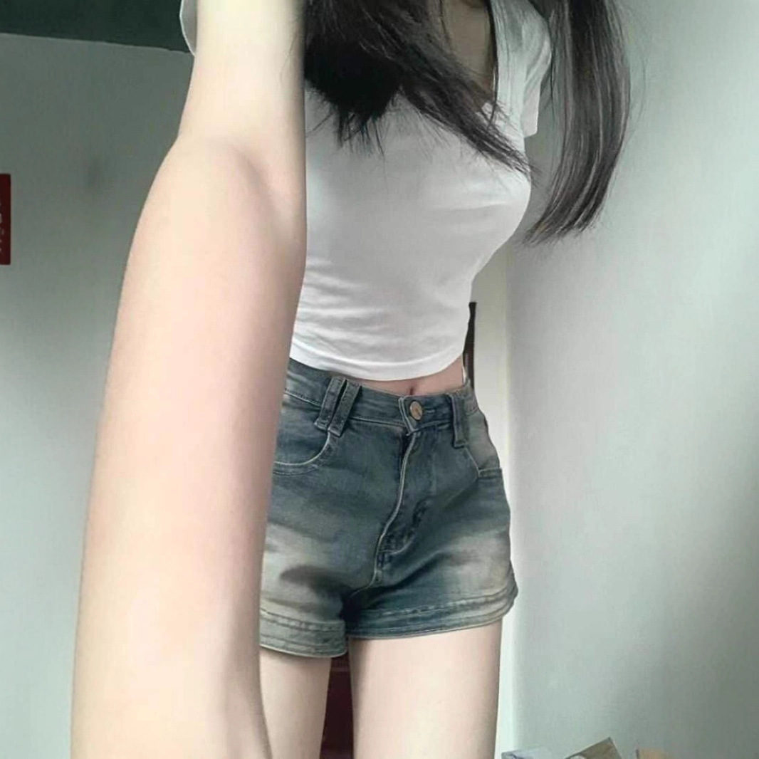 2026 Summer Women's High-Waisted Straight-Leg A-Line Jeans Shorts, American Style Hot Girl Hot Pants, Wide-Leg Vintage Shorts for Women
