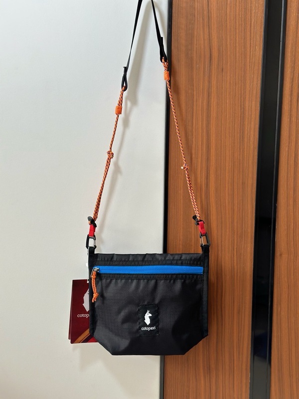 新款羊驼包2L小众撞色伞绳户外斜挎包中性男女款洗漱包单肩包|undefined