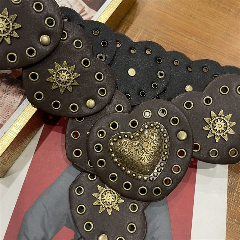 Braunes Vintage Western Cowboy Style Herz Accessoire Damen, Dekorativ für Kleider und Anzüge, Metallnieten breiter Gürtel_voghion.com