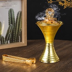 アラビア鉄製の小さなアロマセラピー炉、金色の糸の小さな装飾品、中東のリビングルームの燭台、香の挿し工芸品バーナー