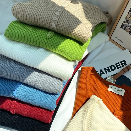 New Year Red Women's Sweater 2024 Autumn/Winter New Arrival High-End V-Neck Knit Top for Christmas Outfit