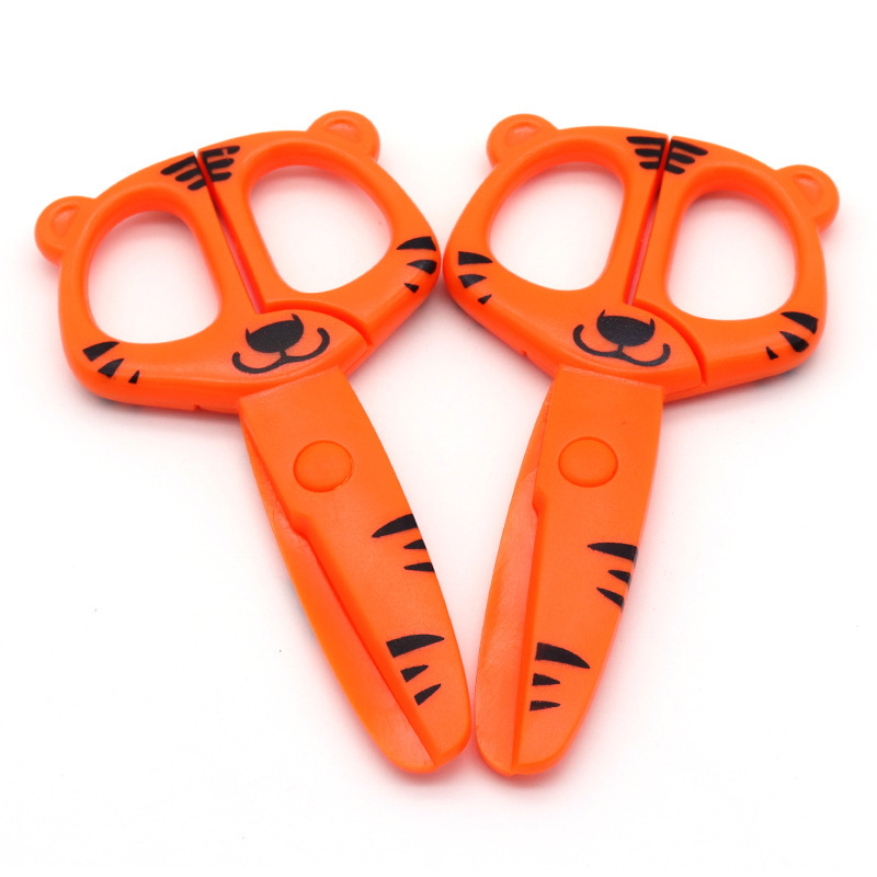 Harmless children's safe cute plastic cartoon scissors for early age