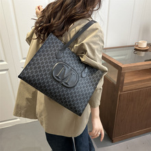 潮流时尚托特通勤腋下小众2025秋冬新款大容量单肩大容量手提包包