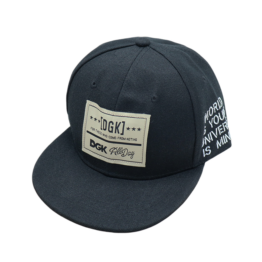 작은 글자 DGK 블랙