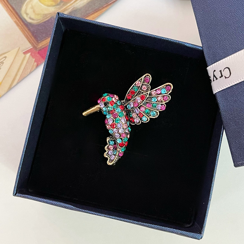 Spilla a forma di uccello con strass accessorio elegante animale_voghion.com