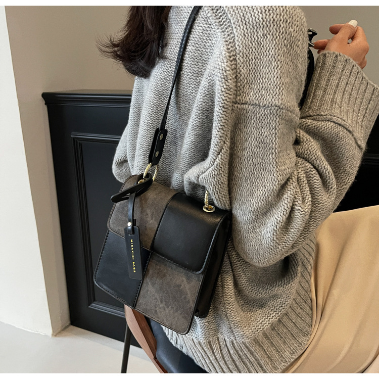 This year, there is a trend of fashionable, versatile, casual and stylish hand-held small square bags for women undefined