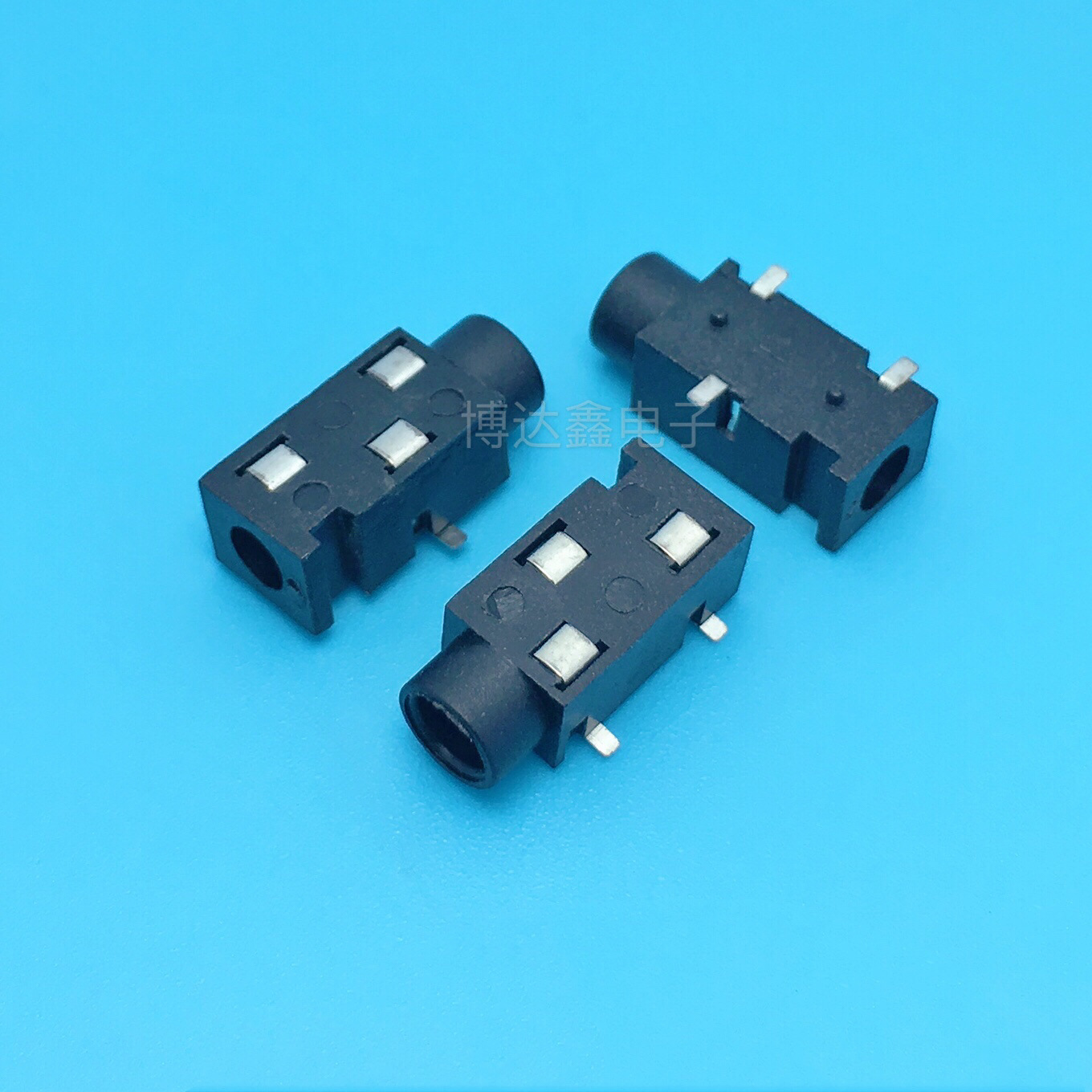 PJ-320B耳机插座 3脚贴片 3.5mm音频母座 单声道 带固定柱 插口