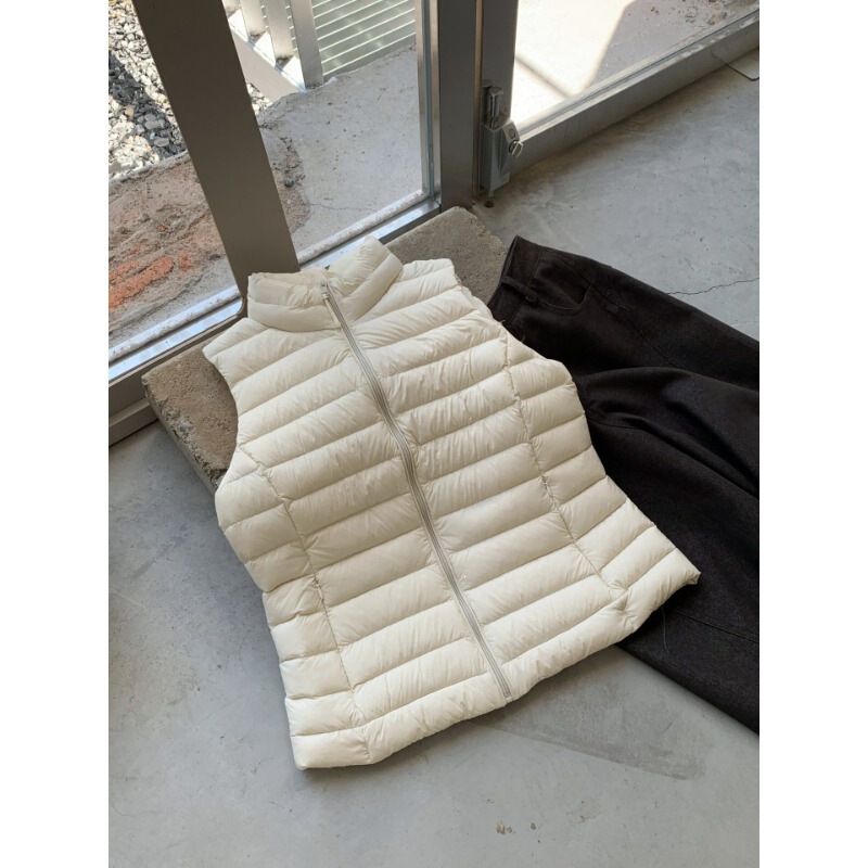 2026 winter new collection: 90% white duck down, lightweight ribbed knit vest, slim-fit, stand-up collar, short, versatile 2026 winter new collection: 90% white duck down, lightweight ribbed knit vest, slim-fit, stand-up collar, short, versatile