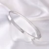 Серебристый, гладкий круг (4 мм)
