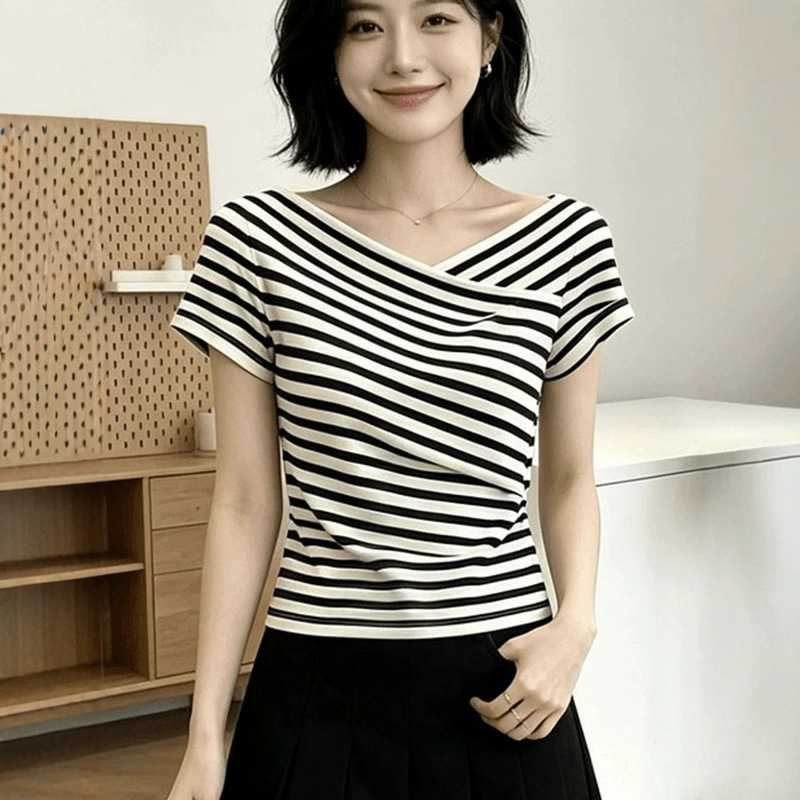 Pure Desire Style V-Neck Cross-Striped Short-Sleeve T-Shirt for Women, New Summer Fashion Design, Slim Fit, Unique and Beautiful Top Pure Desire Style V-Neck Cross-Striped Short-Sleeve T-Shirt for Women, New Summer Fashion Design, Slim Fit, Unique and Beautiful Top