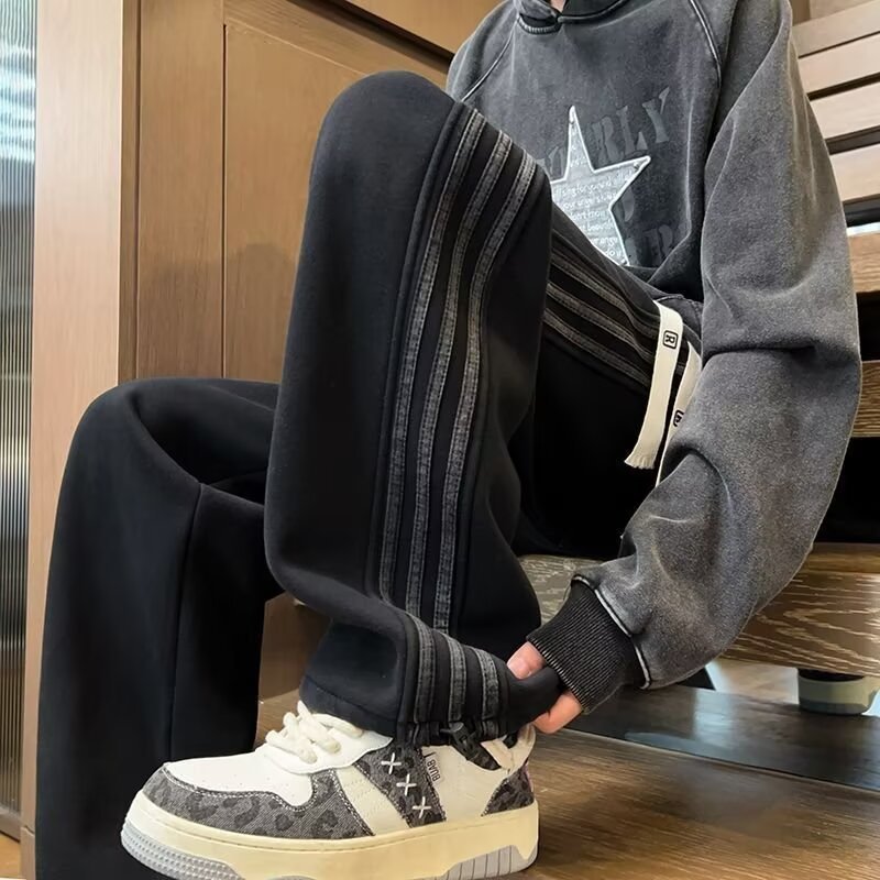 中学生向けの春と秋のパンツ、ハンサムなカジュアルパンツ、ティーンエイジャー向けのルーズストレートパンツ、多用途のスポーツパンツ|undefined