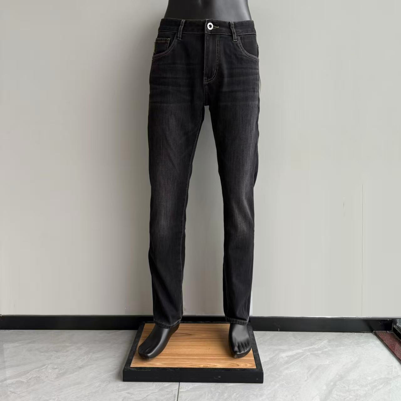 一条过冬加绒加厚保暖牛仔裤男 中腰直筒微弹裤子男冬款