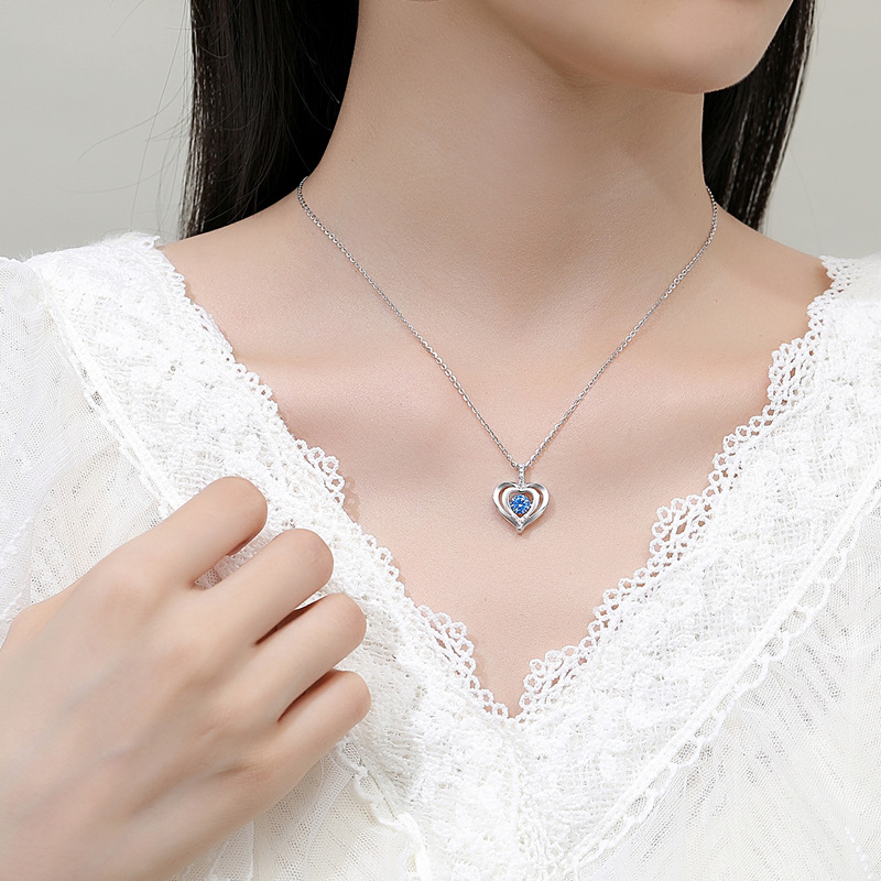 Collar de plata de pie Collar inteligente de amor de otoño e invierno femenino Día de San Valentín Versión coreana Collar de plata 999 Regalo de Navidad de estilo caliente femenino