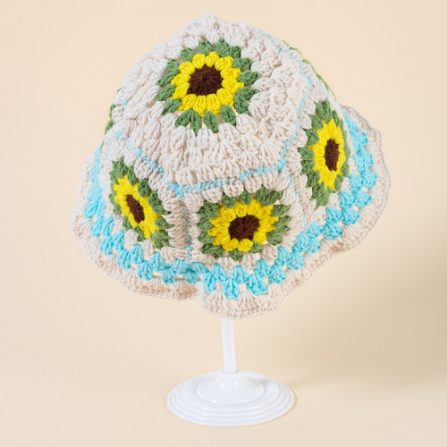 Japanese-style retro hole flower handmade knitted winter hat for women, sweet and versatile, haircap to make the face look smaller, trendy