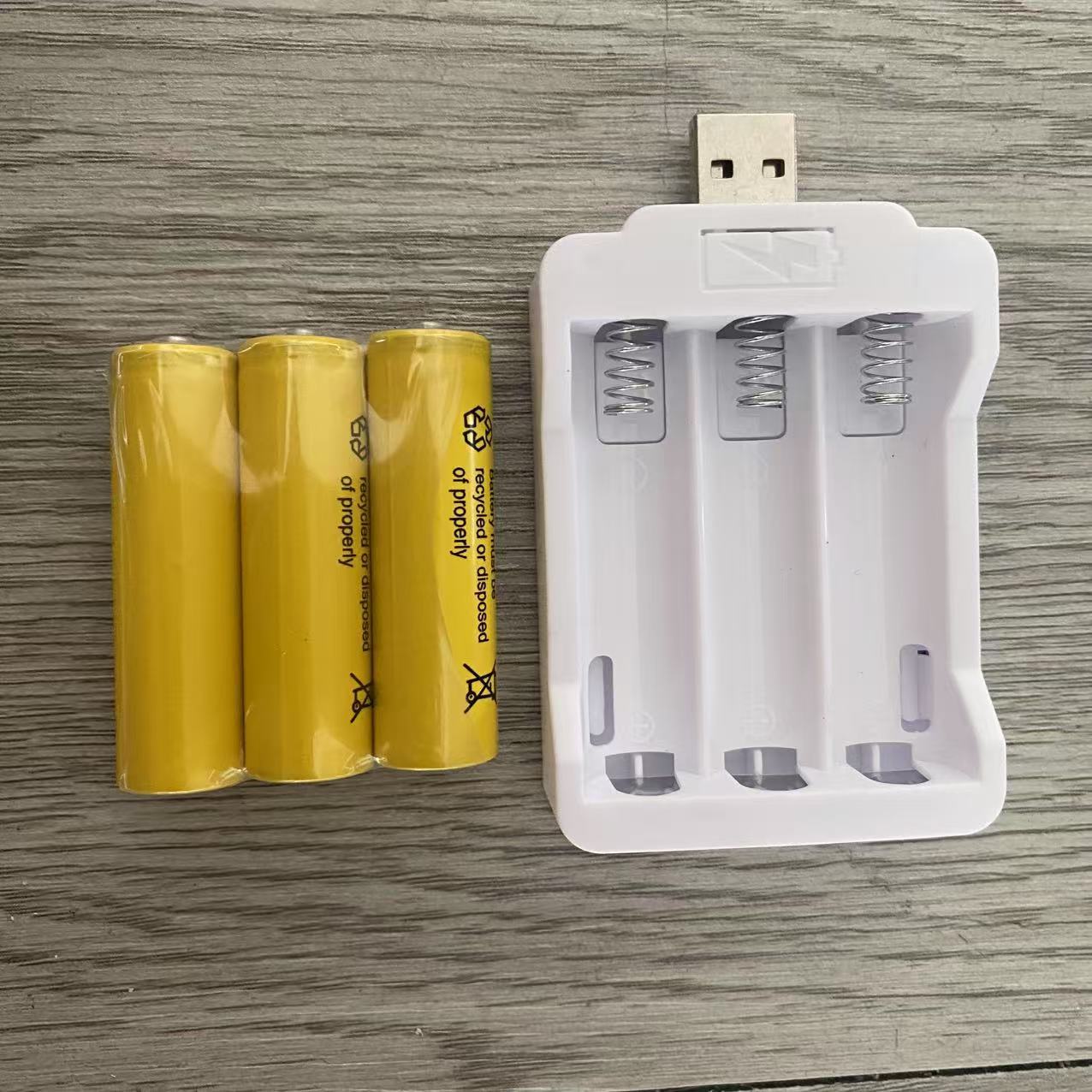 충전식 배터리(충전기 1개, 충전식 배터리 3개)