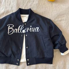 子供コート 2025 秋の新作子供服男の子と女の子の文字刺繍ベビー野球ユニフォームトップトレンディな韓国スタイル