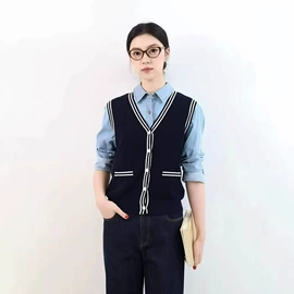 女式针织衫;连衣裙;女式羊毛衫