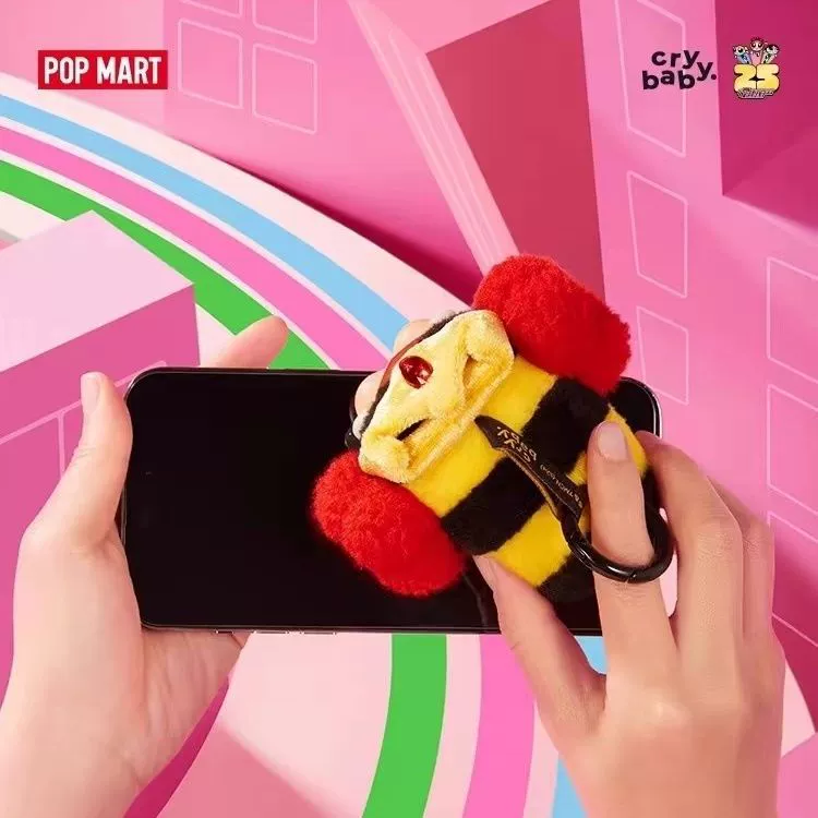 Полноценная осталось Crybaby Flying Female Police Delicious Plush Blind Box